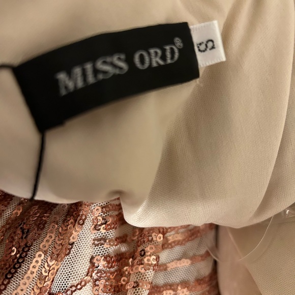 NWT One Shoulder Mermaid Sequin Maxi Gold Prom Dress - Picture 5 of 7